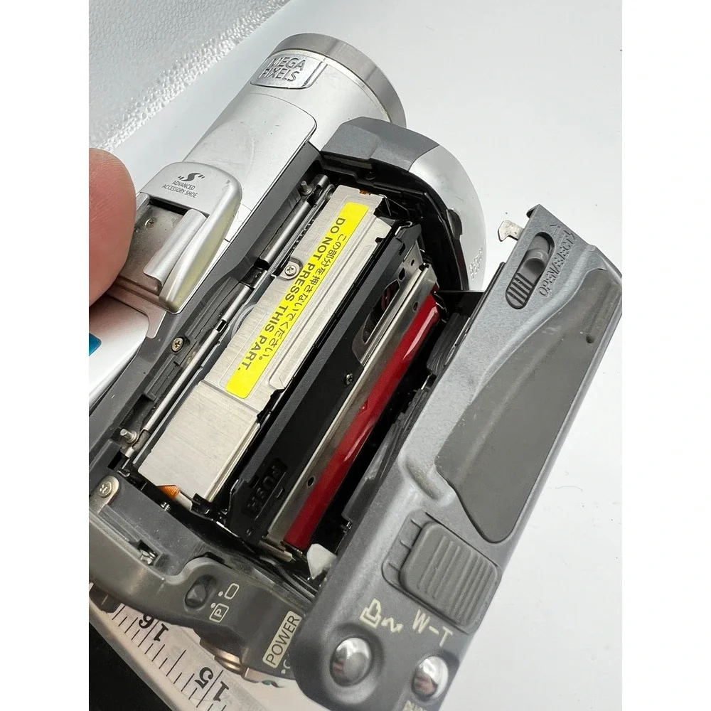 Canon Elura 65 Digital Video Camcorder FOR PARTS